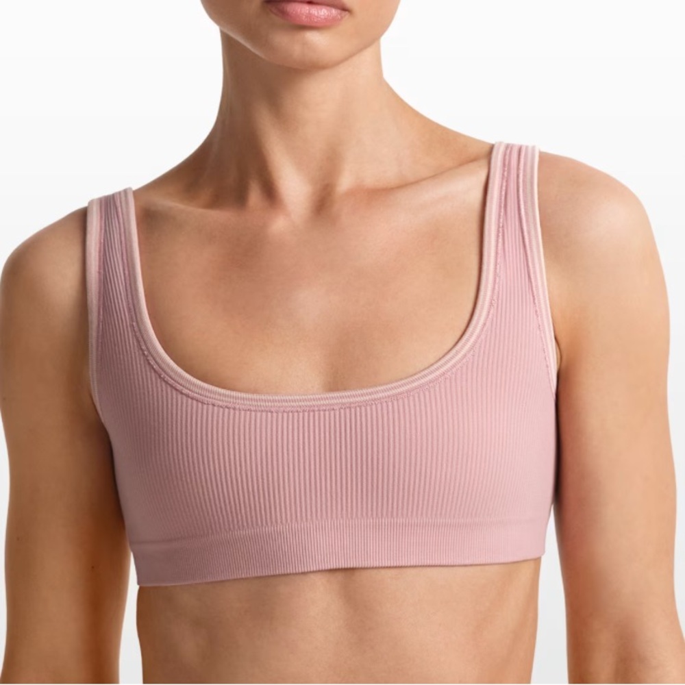 Skims x Nike Ribbed Seamless Micro Scoop Bra in Himalayan/Ecru  NWT Size M